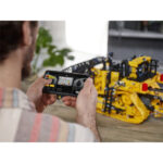 لگو تکنیک مدل App-Controlled Cat D11 Bulldozer کد 42131