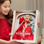 عروسک باربی مدل Holiday Barbie کد FXF01