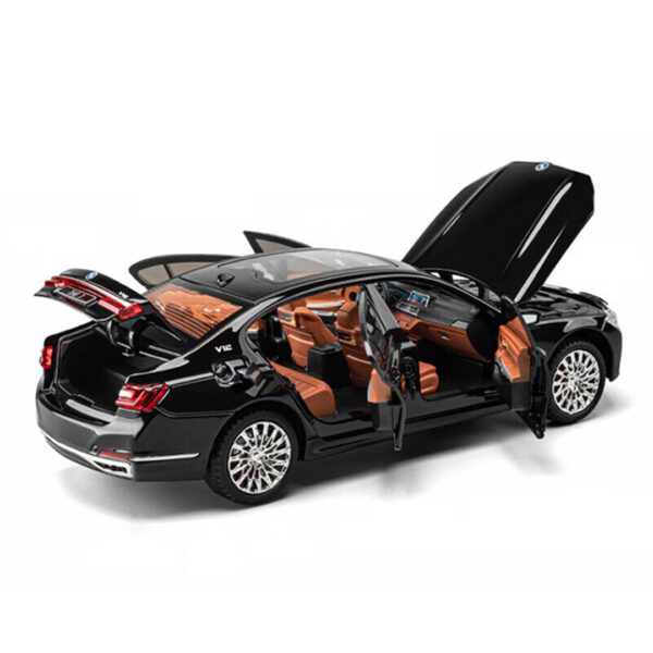 ماشین بازی مدل BMW 760