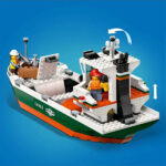 لگو سری سیتی مدل Port with Freight Ship کد 60422