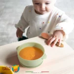 کاسه غذای کودک سیلیکونی اله‌له با درپوش و پایه مکشی رنگ طوسی