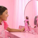 عروسک باربی مدل Barbie Deluxe Style کد HYV28