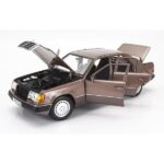 ماکت ماشین Mercedes Benz Class 230E برند Norev