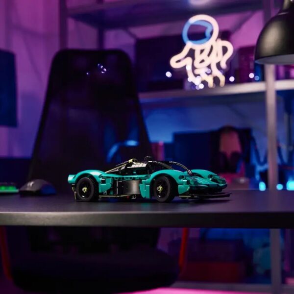 لگو سری تکنیک استون مدل Aston Martin Valkyrie کد 42208