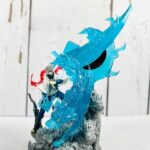فیگور کاکاشی هاتاکه روی صخره از انیمه ناراتو
