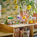لگو سری فرندز مدل Plant Café & Flower Shop کد 42671