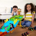 کیت بازی مانستر تراکس هات ویلز مدل Wreckin' Raceway