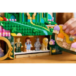لگو سری Wicked مدل Emerald City Wall Art کد 75685