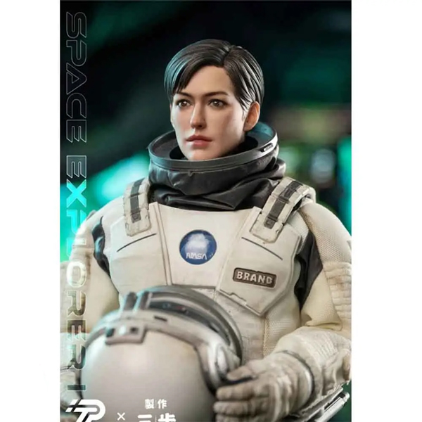 اکشن فیگور امیلی از فیلم میان‌ستاره‌ای Interstellar Amelia