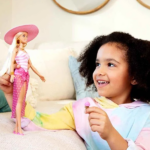 عروسک باربی از مجموعه Beach Dolls کد HPL73