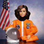 عروسک باربی فضانورد Ellen Ochoa از مجموعه زنان الهام‌ بخش کد JBJ28