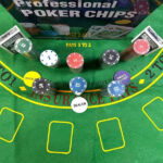 بسته 400 عددی ژتون پلاستیکی همراه با جعبه فلزی مدل Poker Chips Case
