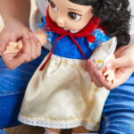 عروسک دیزنی مدل Snow White Animator Collection Doll