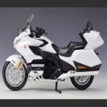 ماکت موتورسیکلت Honda Gold Wing مقیاس 1:12 برند Welly - Image 6