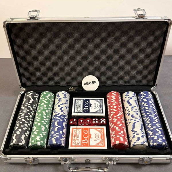 بسته 300 عددی ژتون بازی همراه با کیف آلومینیومی مدل Poker Chips Case