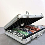 بسته 300 عددی ژتون بازی همراه با کیف آلومینیومی مدل Poker Chips Case