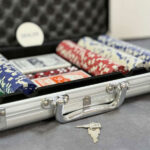 بسته 300 عددی ژتون بازی همراه با کیف آلومینیومی مدل Poker Chips Case