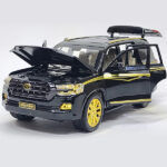 ماکت ماشین مدل تویوتا لندکروز کد VX-R V8