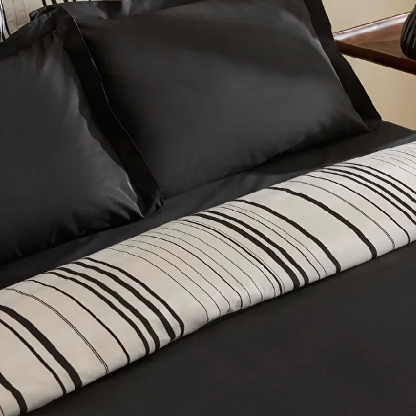 سرویس روتختی دو نفره کاراجا هوم مدل Cool Stripe مشکی