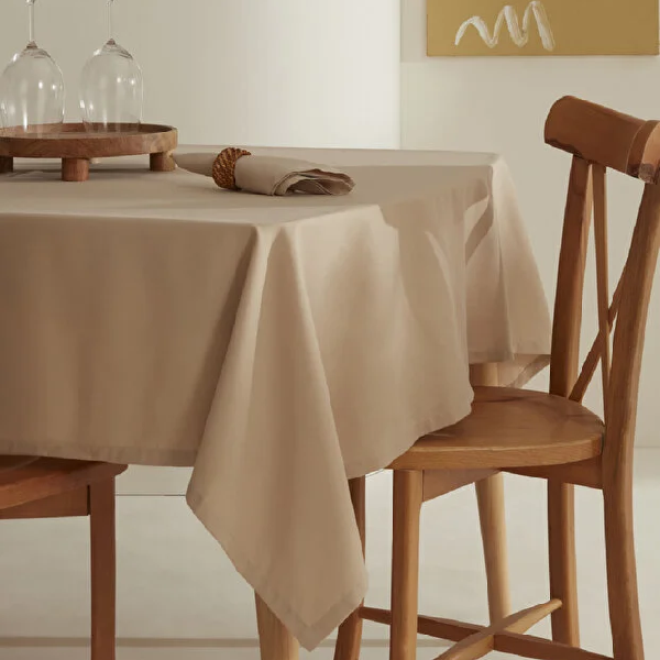 1119168-01 رومیزی 140 × 200 سانتی متر کاراجا هوم مدل Belle بژ