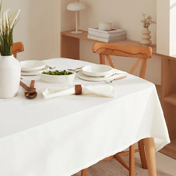 رومیزی 140 × 220 سانتی متر کاراجا هوم مدل Caroline اکرو
