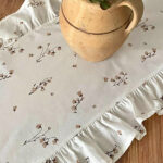 رانر رومیزی چین دار 40 × 110 سانتی متر کامیز طرح لاله