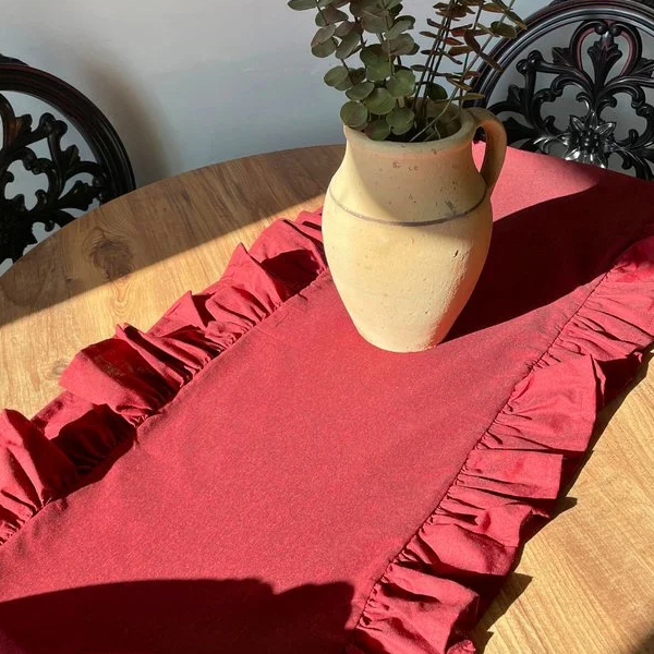 رانر رومیزی چین دار 40 × 110 سانتی متر کامیز قرمز